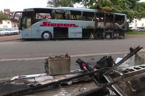 L'autocar incendié transportait des pélerins allemands.