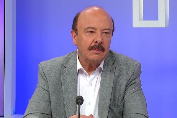 Alain Gest sur le plateau de France 3 Picardie lors de la soirée électorale du 28 juin 2020