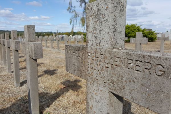 Le carré militaire allemand du cimetière de Louyat à Limoges 