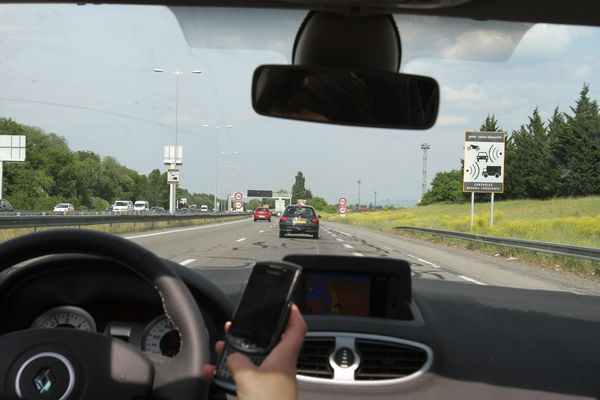 Le téléphone au volant n'est pas le seul comportement dangereux en hausse sur l'autoroute. Photo d'illustration.