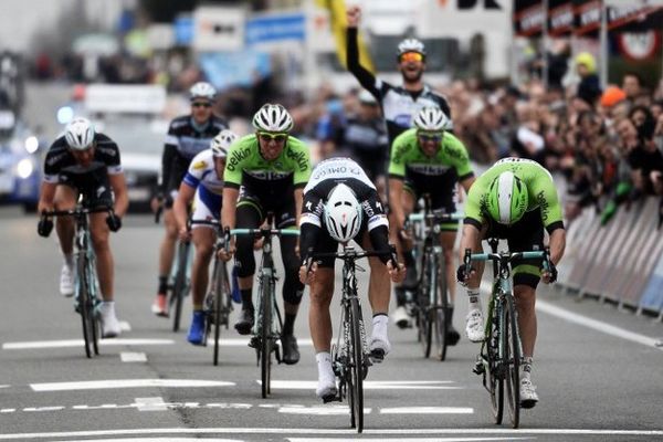 Tom Boonen l' aemporté au sprint. 