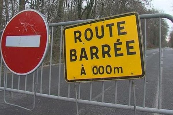 La route a été barrée.