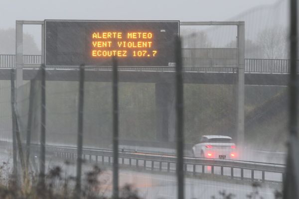 Des vents violents sont attendus sur la région Île-de-France, dimanche 23 septembre.