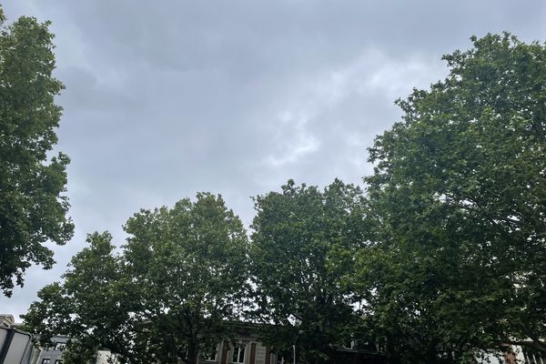 Lille et son ciel encombré