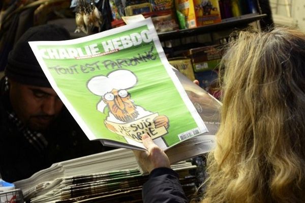 14/01/15 - Charlie Hebdo épuisé dans tous les points de vente de France