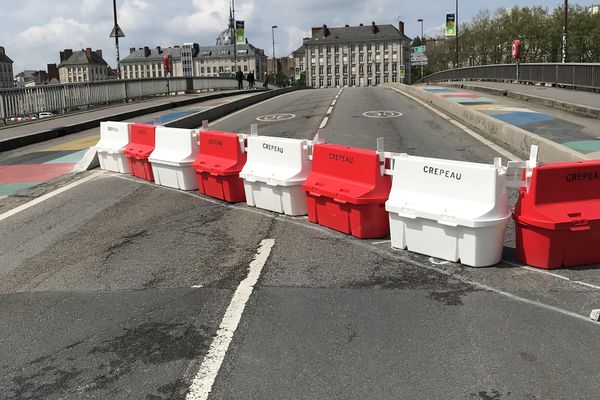 Pont Anne-de-Bretagne, à Nantes, fermé à la circulation le temps des travaux.