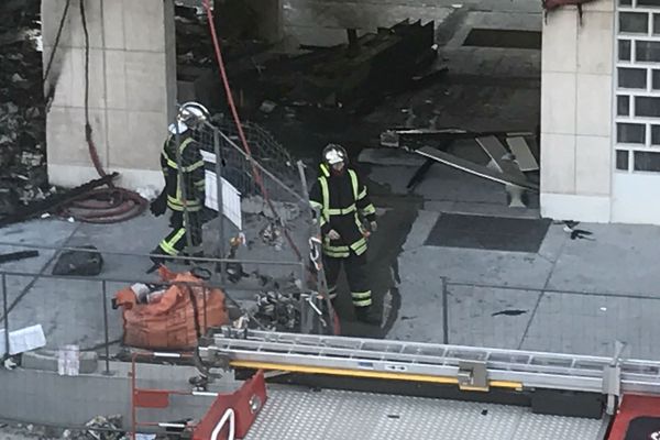 L'immeuble est placé sous haute surveillance.