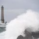 Le littoral normand sera frappé par des vents violents et des vagues submersives ce lundi 18 et mardi 19 novembre 2024.