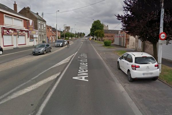 Le corps de la victime gisait dans l'avenue du Cateau à Cambrai.