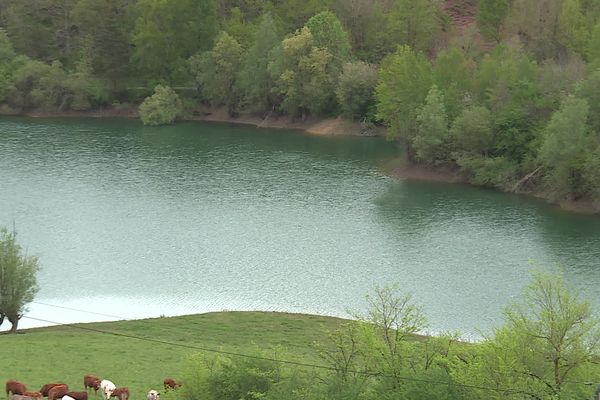 Les lacs d'Ariège ont subi plusieurs épidodes successifs de sécheresse, en 2022 et 2023.