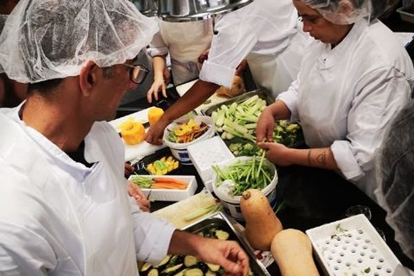 Les commis du lycée Canot ne chôment pas