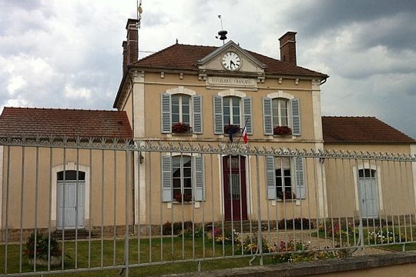 La commune de Chemilly-sur-Serein est privée d'eau potable depuis près de 3 semaines à cause d'une pollution d'origine agricole