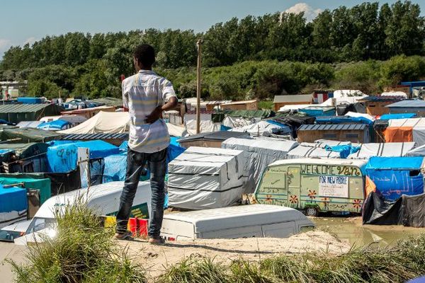 La "Jungle" de Calais, plus grand bidonville de France.