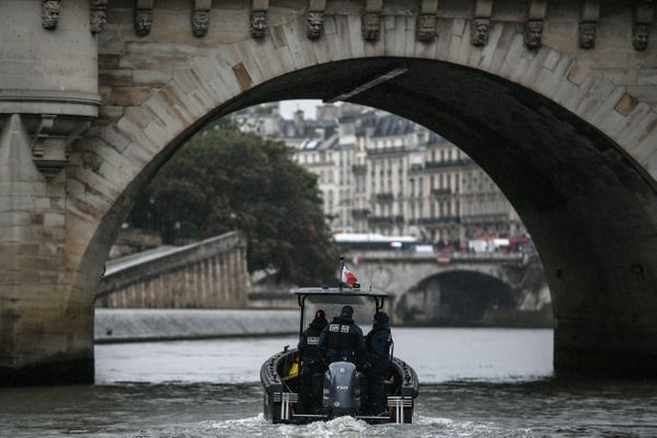 Des membres de la brigade fluviale ont repéché le cors dans le Canal de l'Ourcq