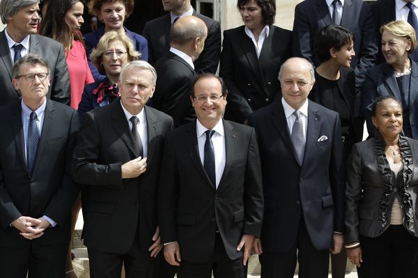 Photo de famille du gouvernement Ayrault 2