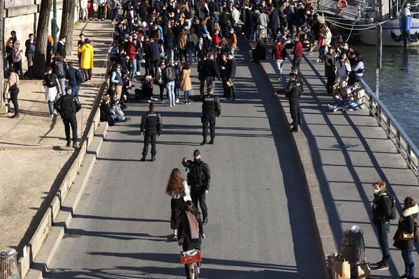 Les contrôles de police seront renforcés ce week-end à Paris.