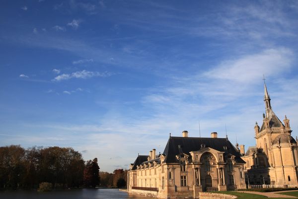 Le musée de Condé abrite la deuxième collection de manuscrits enluminés la plus importante de l'Hexagone après celle de la Bibliothèque nationale de France.