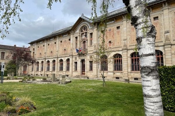 Le musée national Adrien Dubouché rejoint les 20 musées de France salués par 3 étoiles Vertes par le guide Michelin.