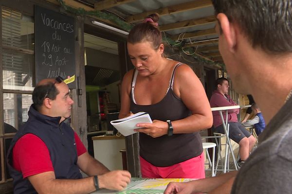 Chez les commerçants et dans les rues du Molay-Littry, la mort du forcené est dans toutes les têtes