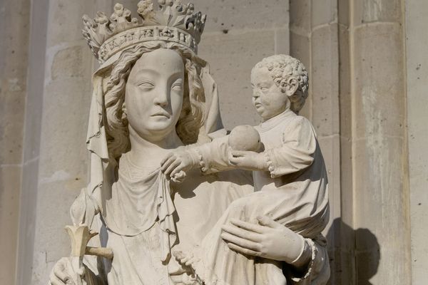 Statue dite de "la Vierge du Pilier", rescapée de l'incendie de Notre-Dame de Paris.