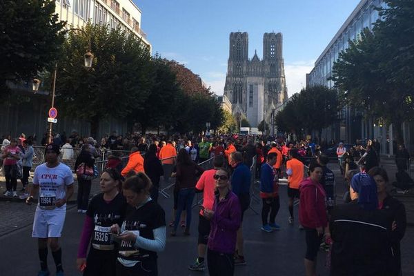 Le départ de l'édition 2017 de Run in Reims, devant de la cathédrale (photo d'illustration).