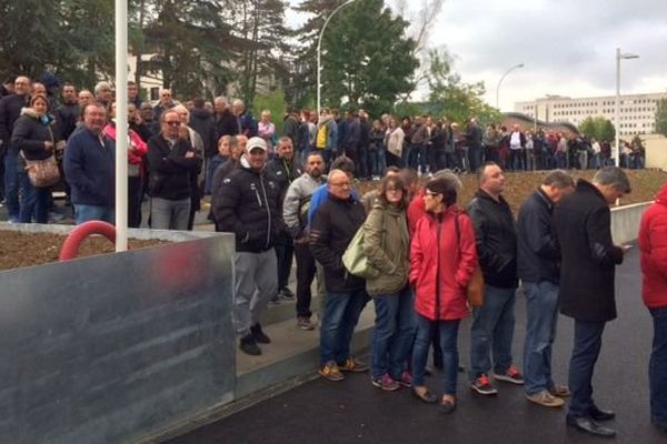 La ruée vers les billets du match Dijon-PSG, qui aura lieu samedi 14 octobre, a débuté à l'aube mardi 19 septembre 2017. 