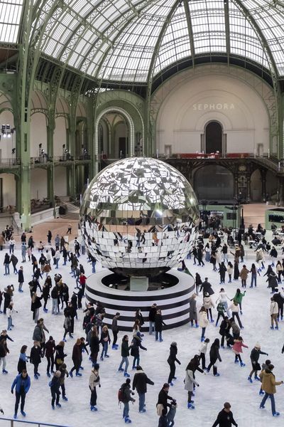 La patinoire du Grand palais a ouvert ses portes après 4 ans d'absence.