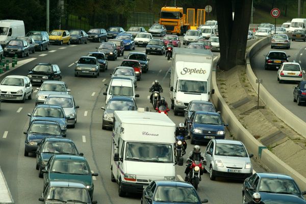 Un accident mortel a provoqué de nombreux bouchons sur l'A13 ce lundi matin. (Illustration)