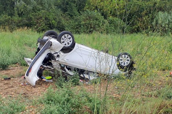 Comps (Gard) - un accident fait 5 blessés, la voiture a fait plusieurs tonneaux après une sortie de route - 8 septembre 2024.