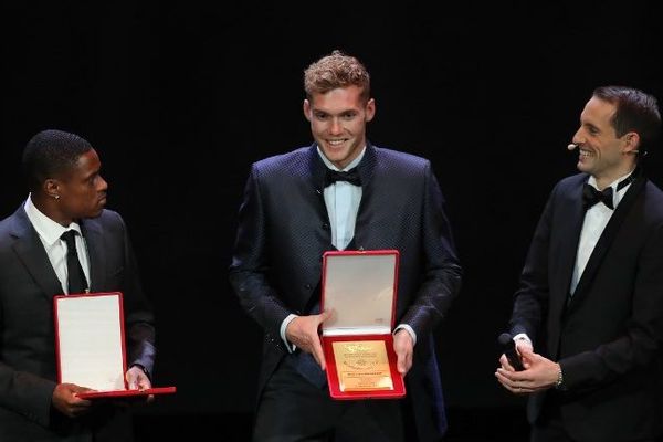 Kévin Mayer et Eliud Kipchoge ce mardi 4 décembre 2018 à Monaco. 