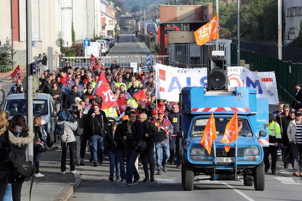 Une nouvelle manifestation des salariés d'Alstom est partie ce matin des portes de l'usine