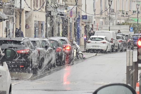 A Boneuil-sur-Marne, les employés municipaux se sont mobilisés pour rendre les routes pratiquables.