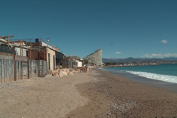 Certaines plages privées de Villeneuve-Loubet semblent être vouées à la fermeture après cette saison estivale.