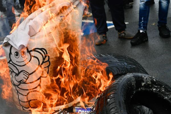  La direction du groupe Michelin a annoncé aux 619 salariés de l'usine Michelin de La Roche Sur Yon la fermeture du site en 2020