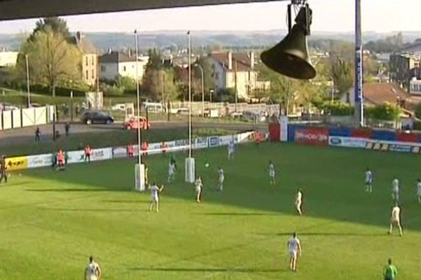 Les joueurs du Stade Aurillacois ont été en difficulté samedi soir face à leurs adversaires du Colomiers Rugby.