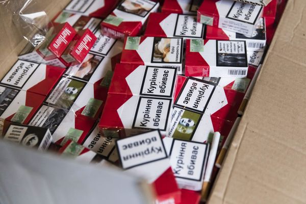 Deux suspects ont été interpellés à Saint-Gilles. Lors des perquisitions, les policiers ont découvert plusieurs centaines de paquets de cigarettes de contrebande.(Photo d'illustration)