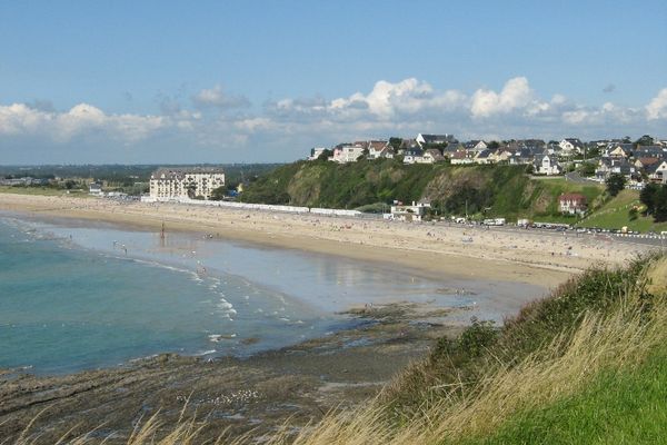 Dans la Manche, à Donville-les-Bains, un ciel bien plus éclairci que nuageux, ce MERCREDI.