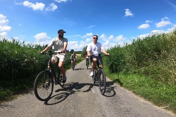 La véloroute des Flandres : de Bergues à Cassel.