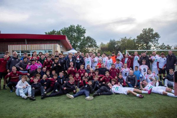 L'équipe de football de Maroilles, l'Olympique de Maroilles, s'est qualifiée dimanche pour le 6e tour de la Coupe de France. Un exploit pour cette petite équipe du Nord.