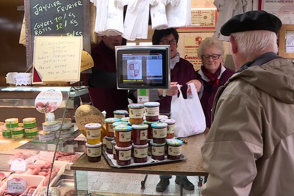 La charcuterie Crouzeilles-Léris, située à Gan dans le Béarn, va fermer définitivement ses portes au printemps. Elle avait été fondée en 1933.