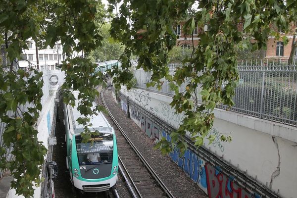 Le métro sur la ligne 6 (illustration).