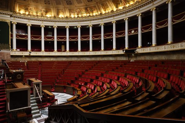 Les candidats LR à Paris à la peine pour entrer au Palais Bourbon.