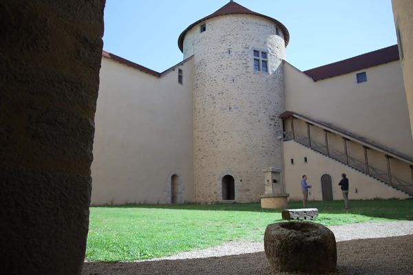 Le château des Allymes dans l'Ain offre un voyage dans le temps et l'histoire du Bugey.