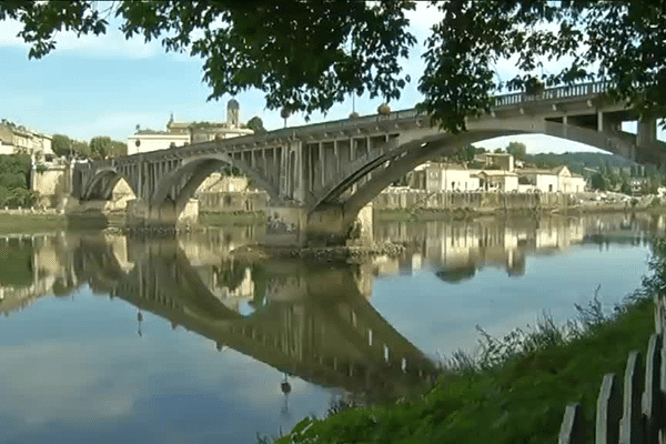 Même sans sa reconstitution, Castillon-la-Bataille sait attirer les touristes. 