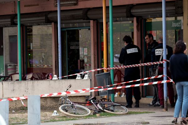 Sur les lieux de la fusillade lundi soir