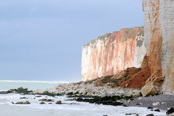 La plage voisine des Petites Dalles.