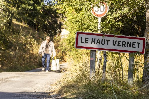 Une cinquantaine de gendarmes ont repris les perquisitions ce mardi 7 novembre 2023  dans le cadre de l'enquête sur la disparition du petit Emile à Vernet (Alpes-de-Haute-Provence) en juillet dernier.