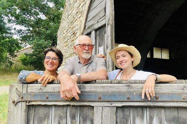 Solveig Letort et Sophie Jovillard présentatrice de l'émission Ô la belle vie