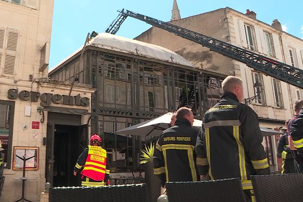 Le sinistre s'est déclenché dans la buanderie de l'établissement rochelais Les 4 Sergents.