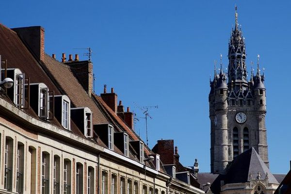 Le jeune homme a fait une chute mortelle d'environ 30 mètres.